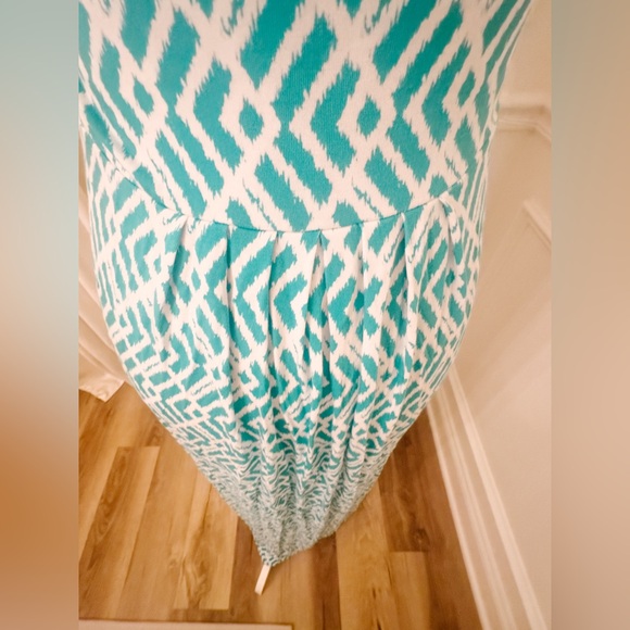 Tart Teal & White Geometric Strapless Maxi Dress - Picture 8 of 9
